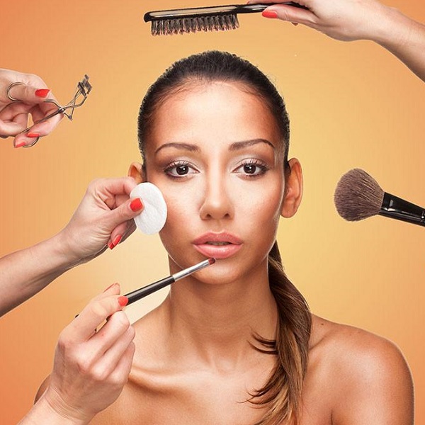 Kuo skiriasi kosmetiko ir kosmetologo profesijos?